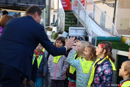 Tudi otroci kamniških šol in vrtcev so bili danes trajnostno povezavi  (47)